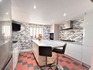 Kitchen- click for photo gallery